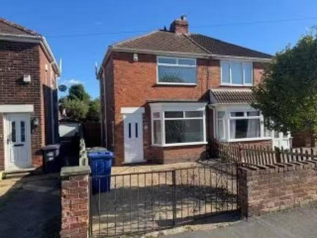 For Rent! 1 BA 2 bedroom semi detached house for rent in Cromp.