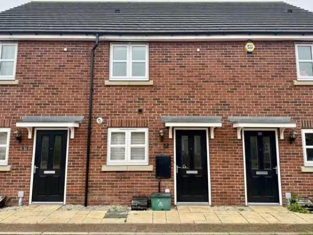 Just in! 1 BA 2 bedroom terraced house for rent in Badgers Hol.