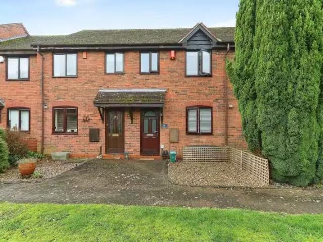 Cheap 1 BA 2 bedroom terraced house for rent in Bakers Mews, W.