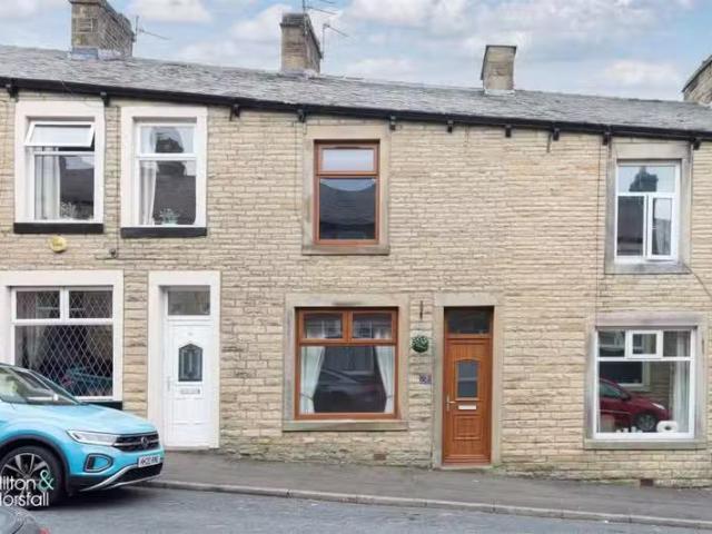 For Rent! 1 BA 2 bedroom terraced house for rent in Kimberley.