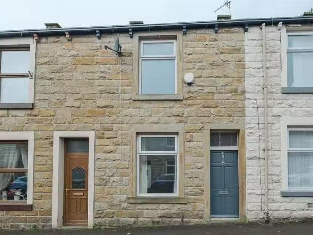 Unique 1 BA 2 bedroom terraced house for rent in Scott Street.