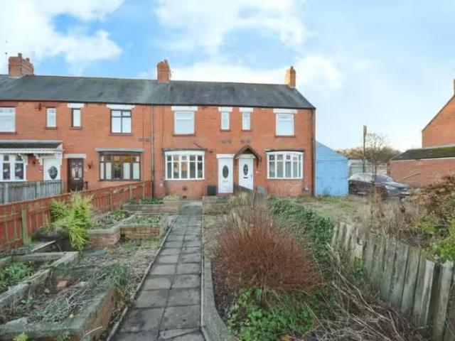 Nice 1 BA 2 bedroom terraced house for rent in St. Andrews Roa.