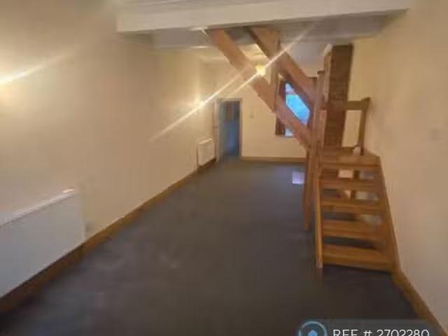 Cozy 1 BA 2 bedroom terraced house for rent in Rosary Road, Bi.