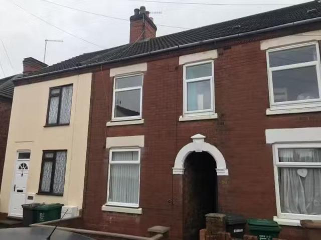 New 1 BA 2 bedroom terraced house for rent in Regent Street, C.