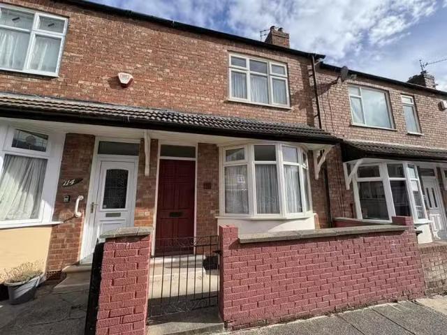 Just in! 1 BA 2 bedroom terraced house for rent in Zetland Str.