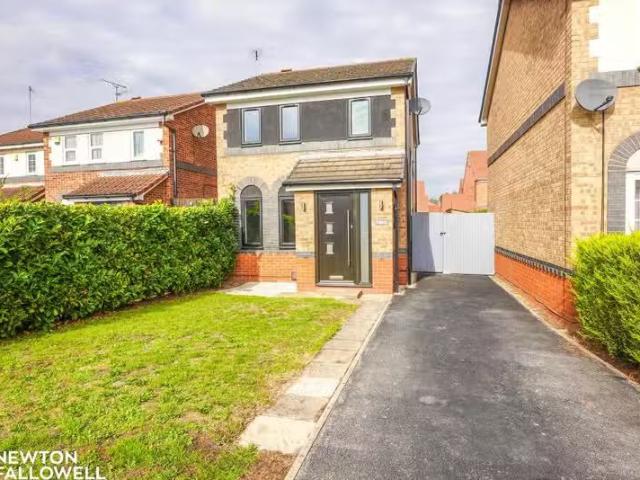 Rental! 1 BA 3 bedroom detached house for rent in Whinney Moor.