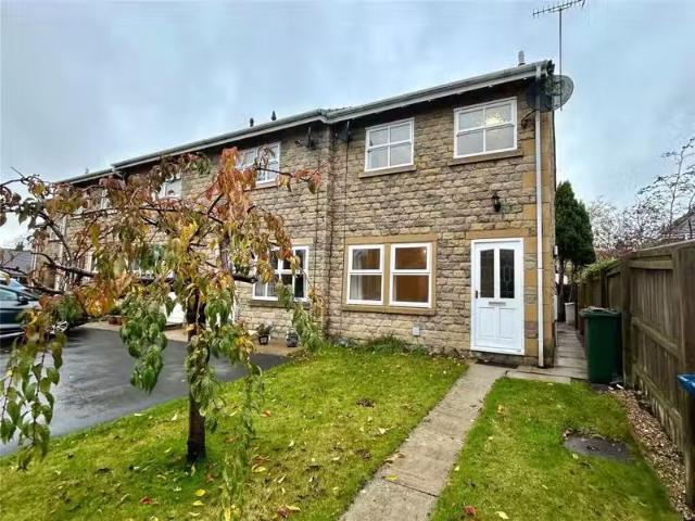 For Rent! 1 BA 3 bedroom end of terrace house for rent in St D.