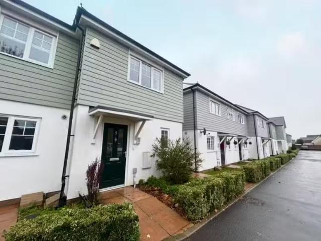 Cozy 1 BA 3 bedroom house for rent in Kings Close, Bournmouth.