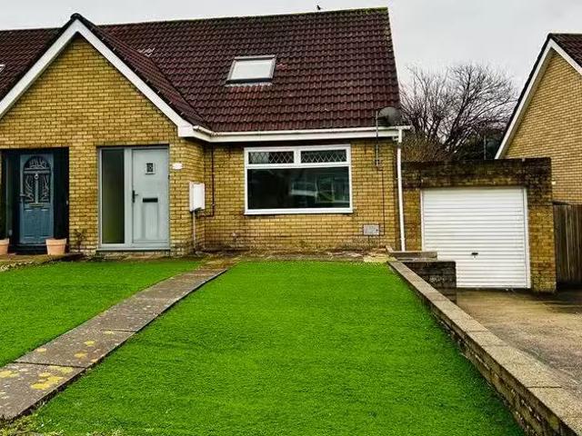 Cheap 1 BA 3 bedroom house for rent in Hunters Ridge, Bridgend.