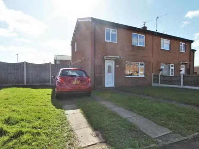 Nice 1 BA 3 bedroom semi detached house for rent in Toftstead.