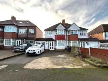 Nice 1 BA 3 bedroom semi detached house for rent in Welford Ro.
