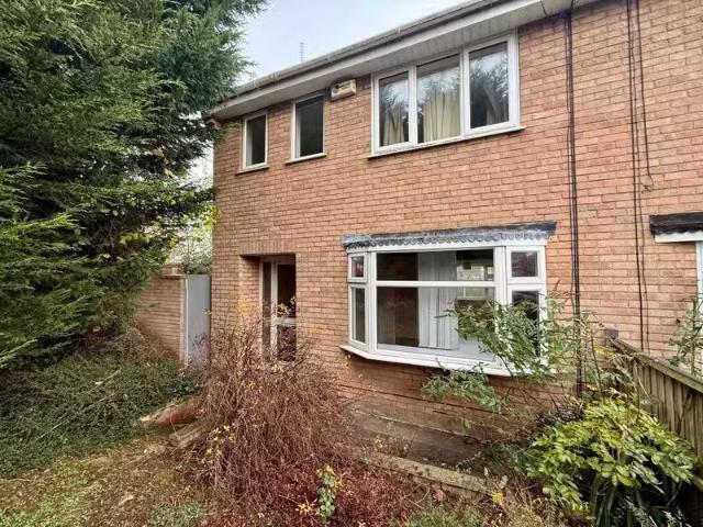 Charming 1 BA 3 bedroom semi detached house for rent in Zorrin.