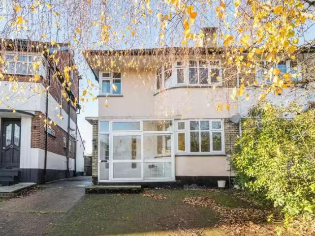 Unique 1 BA 3 bedroom semi detached house for rent in Beaumont.