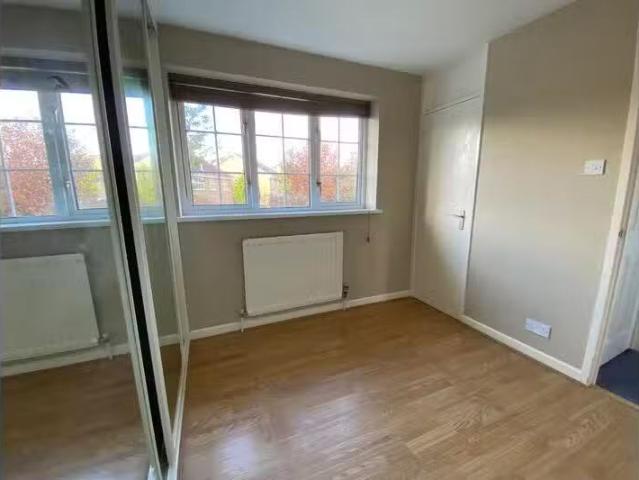 Just in! 1 BA 3 bedroom semi detached house for rent in Bradsh.