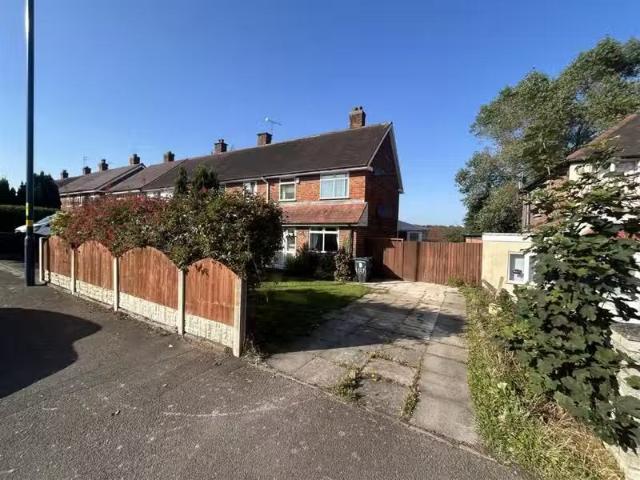 Cozy 1 BA 3 bedroom semi detached house for rent in Quinton Ro.