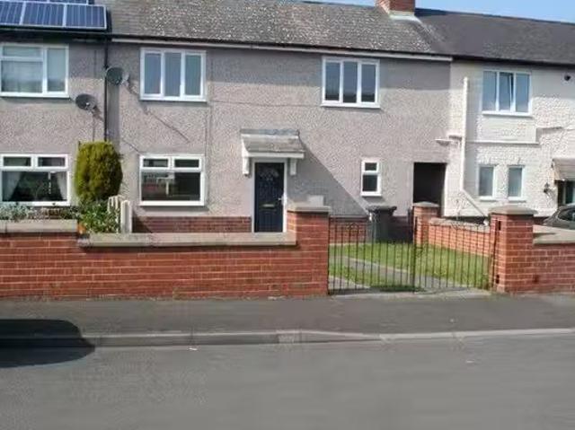 Deal! 1 BA 3 bedroom semi detached house for rent in South Str.