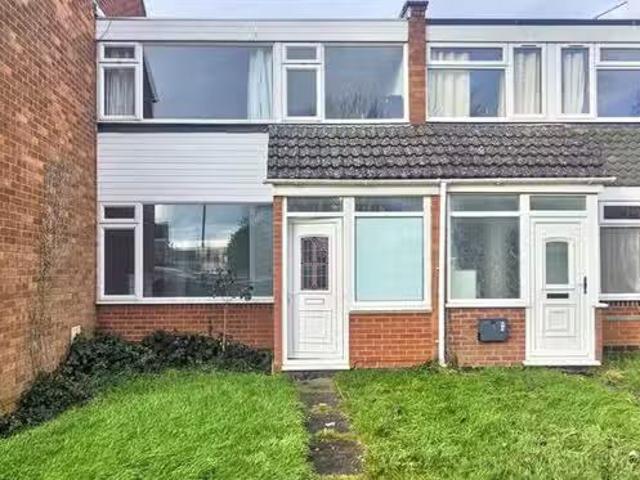 Charming 1 BA 3 bedroom terraced house for rent in Olaf Place.