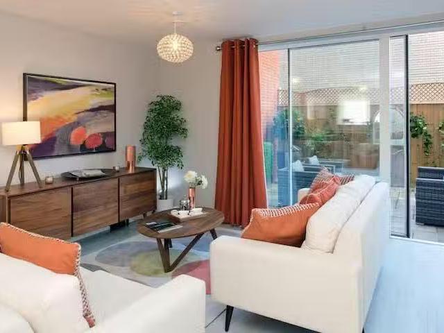 Rental! 1 BA 3 bedroom terraced house for rent in Portland Vie.