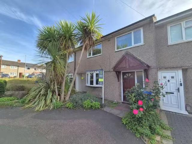 Nice 1 BA 3 bedroom terraced house for rent in Tennyson Avenue.