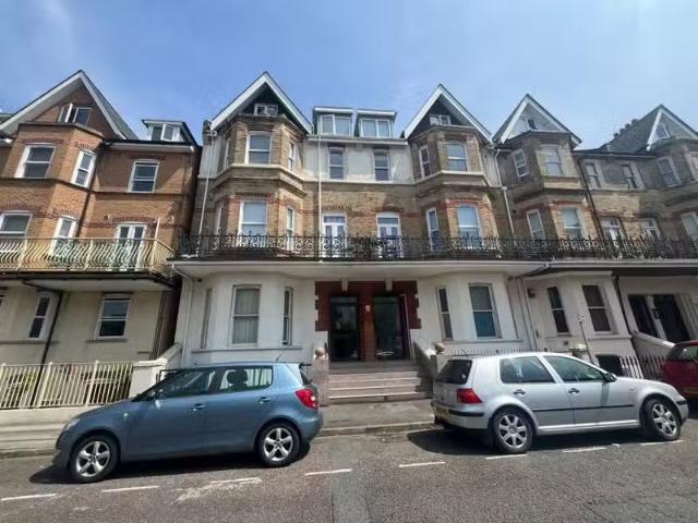 New 1 BA Studio flat for rent in West Hill Road, Bournemouth.