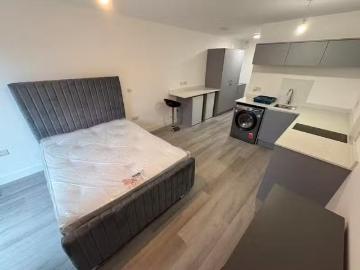 New 1 BA Studio flat for rent in Ashbourne Road, Derby, Derbys.