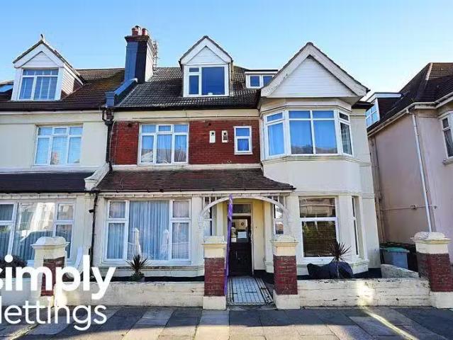 Cheap 1 BA Studio flat for rent in Norman Road, Hove, BN3