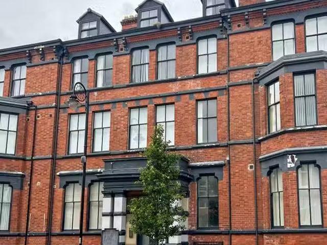 Cheap 1 bedroom apartment for rent in The Coachman 135 Victori.