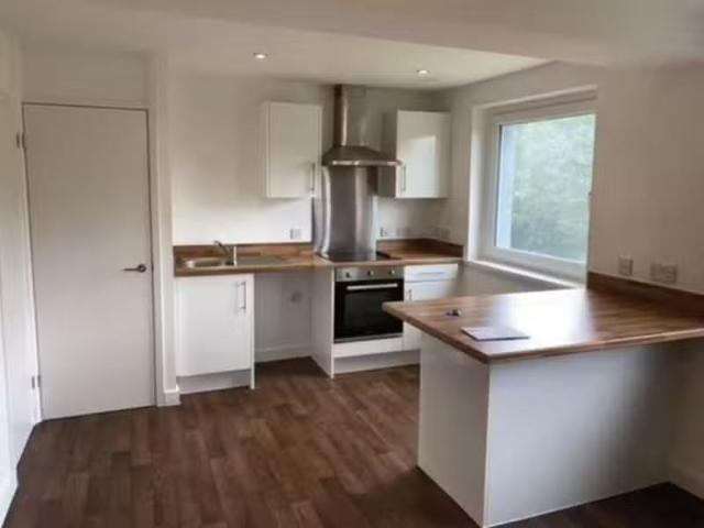 Charming 1 bedroom apartment for rent in Bentley Court, Parkwo.