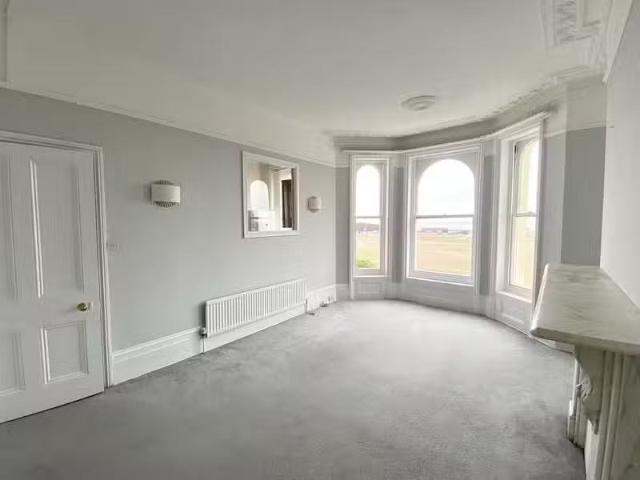 Cozy 1 bedroom apartment for rent in South Terrace, Littlehamp.
