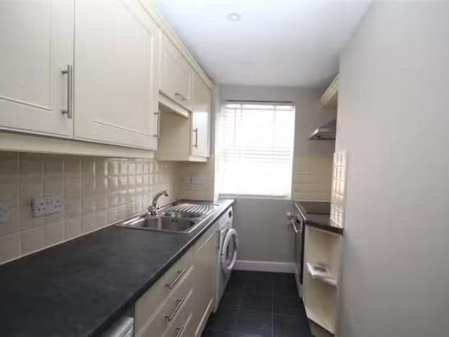 Cheap 1 bedroom apartment for rent in Strides Lane, Ringwood.