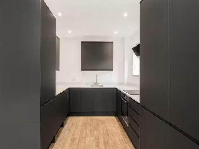 Cheap 1 bedroom flat for rent in 16 Lower Luton Road, Harpende.