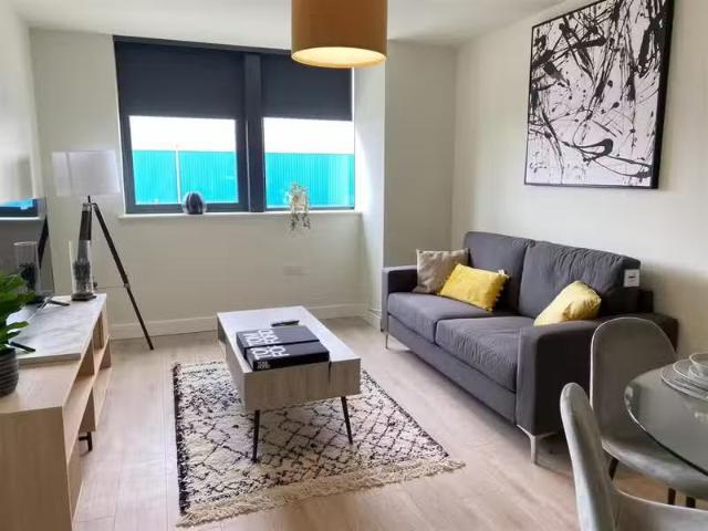 Nice 1 bedroom flat for rent in Birmingham Road, West bromwich.