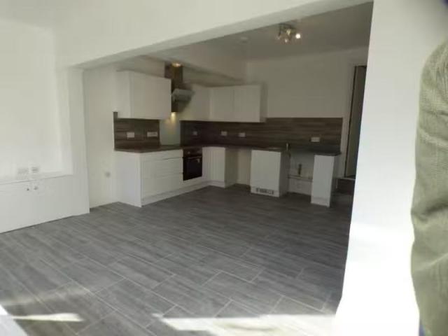For Rent! 1 bedroom flat for rent in Market Place, Westbury.