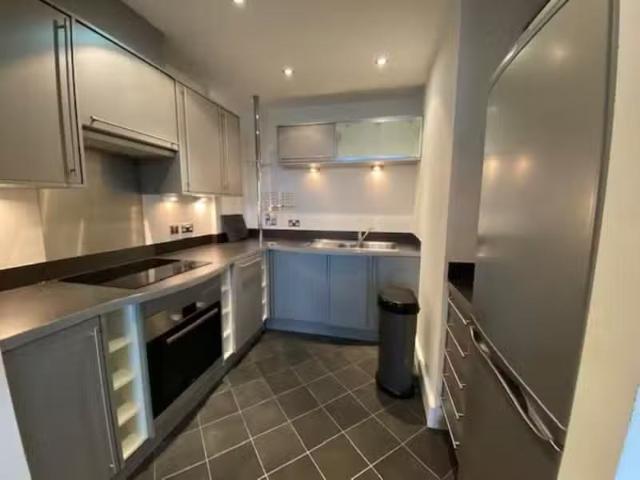 Nice 1 bedroom flat for rent in Sovereign Quay, Havannah Stree.