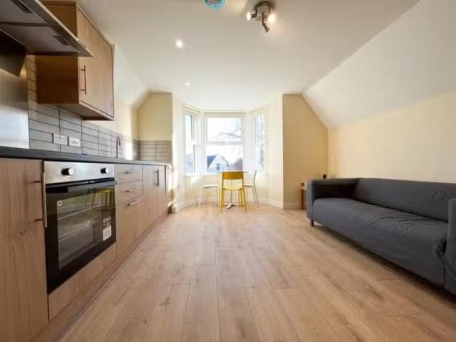 Nice 1 bedroom flat for rent in Richmond Road, Roath, CF24