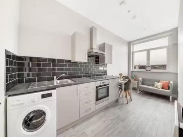 Nice 1 bedroom flat for rent in The City Exchange, 61 Hall Ing.
