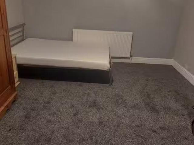 Cozy 1 bedroom house for rent in 13A Wellsway, Bristol, BS31
