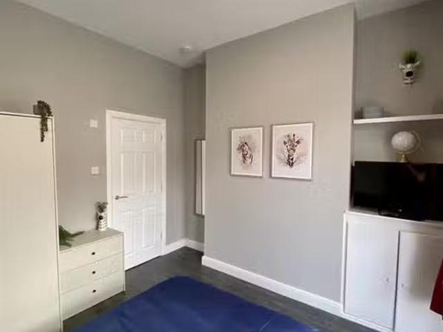 Nice 1 bedroom house share for rent in Berry Street, Burnley.