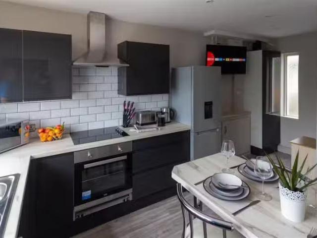 Deal! 1 bedroom house share for rent in Greenfield Avenue, Shi.