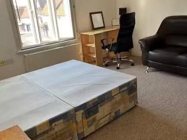 Charming 1 bedroom house share for rent in Joscelyn Yard, Dunm.