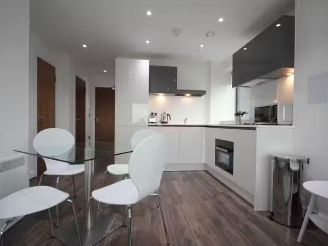 Deal! 1 bedroom penthouse for rent in Nexus Point, Edwards Roa.