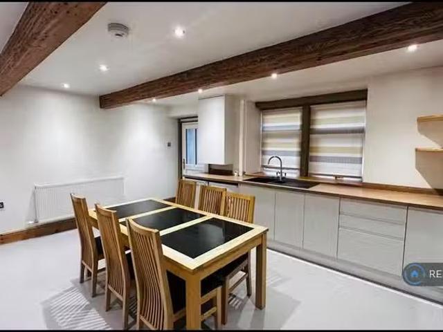Just in! 1 bedroom terraced house for rent in Pearson Lane, Br.
