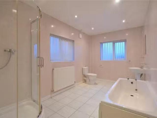 Just in! 1 bedroom terraced house for rent in Philip Street, B.