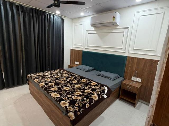 Rental | 1 BHK 1100 Sq.Ft. Independent House in DLF City Phase 3