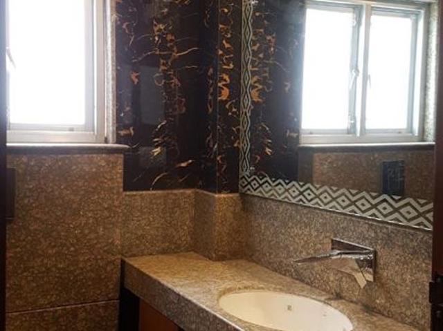 Rental | 1 BHK 250 Sq.Ft. Apartment in Om Tower
