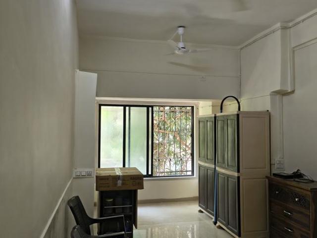Rental | 1 BHK 300 Sq.Ft. Apartment in Vile Parle West