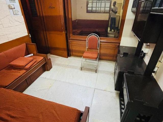 Rental | 1 BHK 350 Sq.Ft. Apartment in Triveni Apartment Dadar West