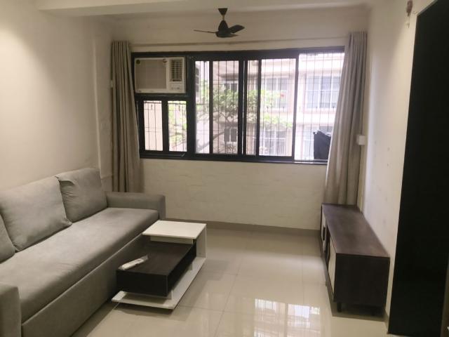 Rental | 1 BHK 350 Sq.Ft. Apartment in Vile Parle West