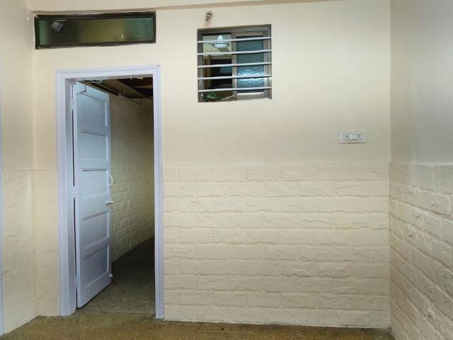 Rental | 1 BHK 350 Sq.Ft. Apartment in Ashirwad CHS Santacruz East