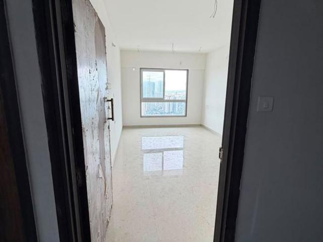 Rental | 1 BHK 350 Sq.Ft. Apartment in Omkar Signet